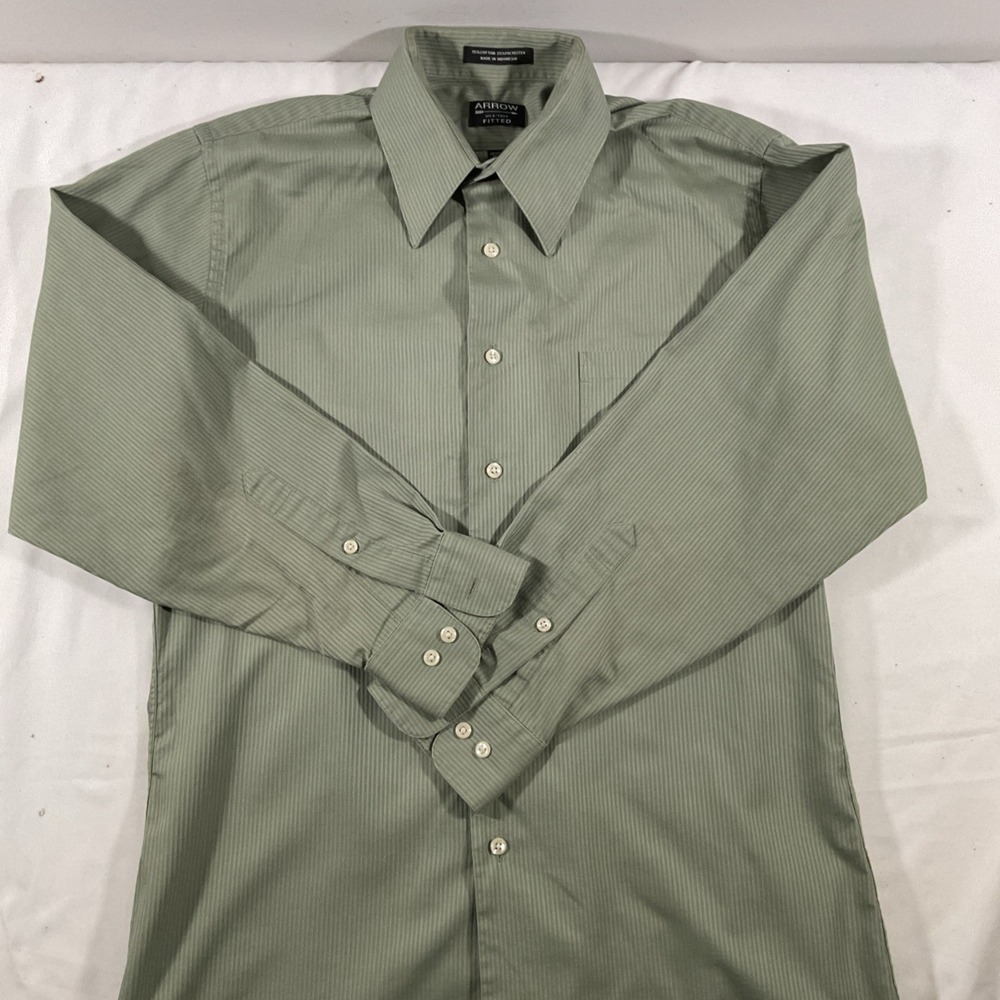 Arrow Fitted Wrinkle Free Dress Shirt Men's Size Medium Green Long Sleeve‎ J40